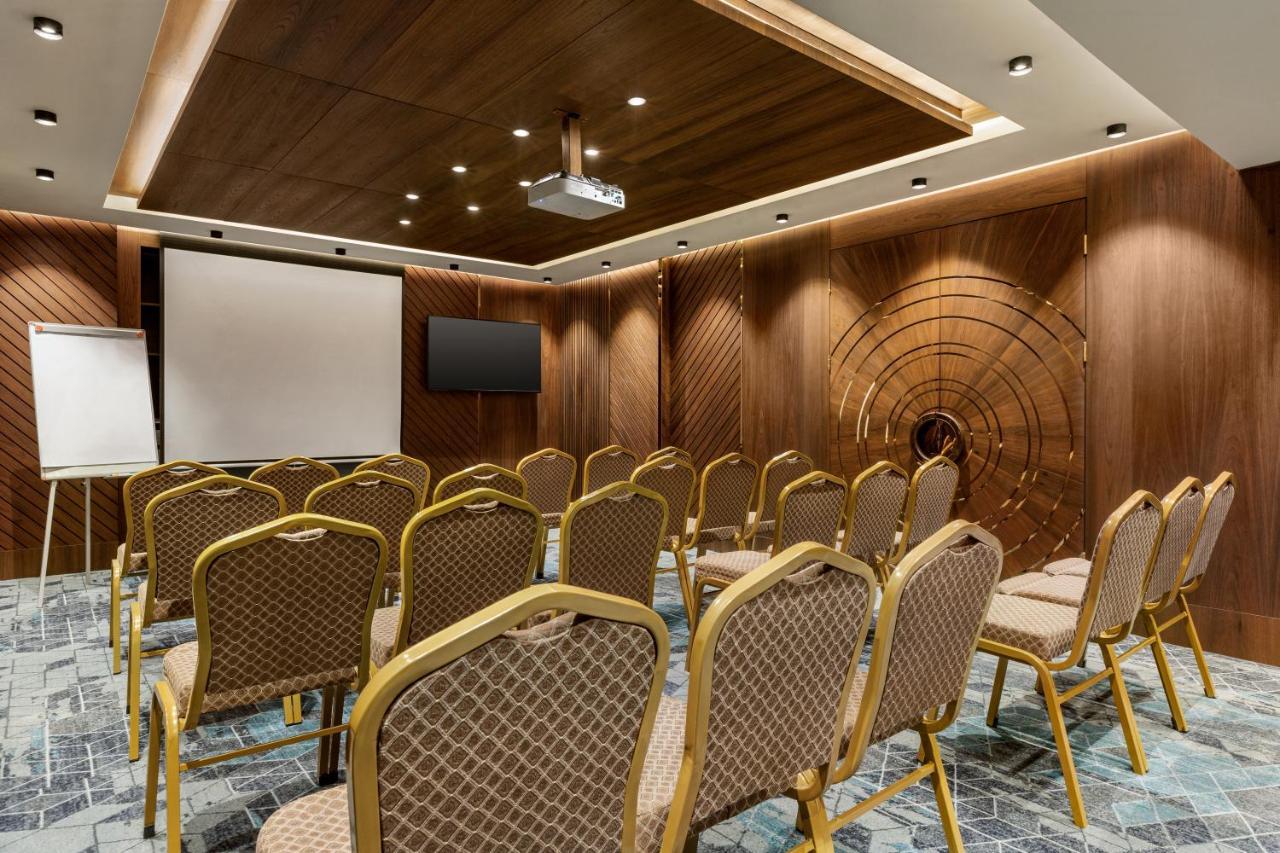 מלון Ramada By Wyndham Istanbul Umraniye מראה חיצוני תמונה