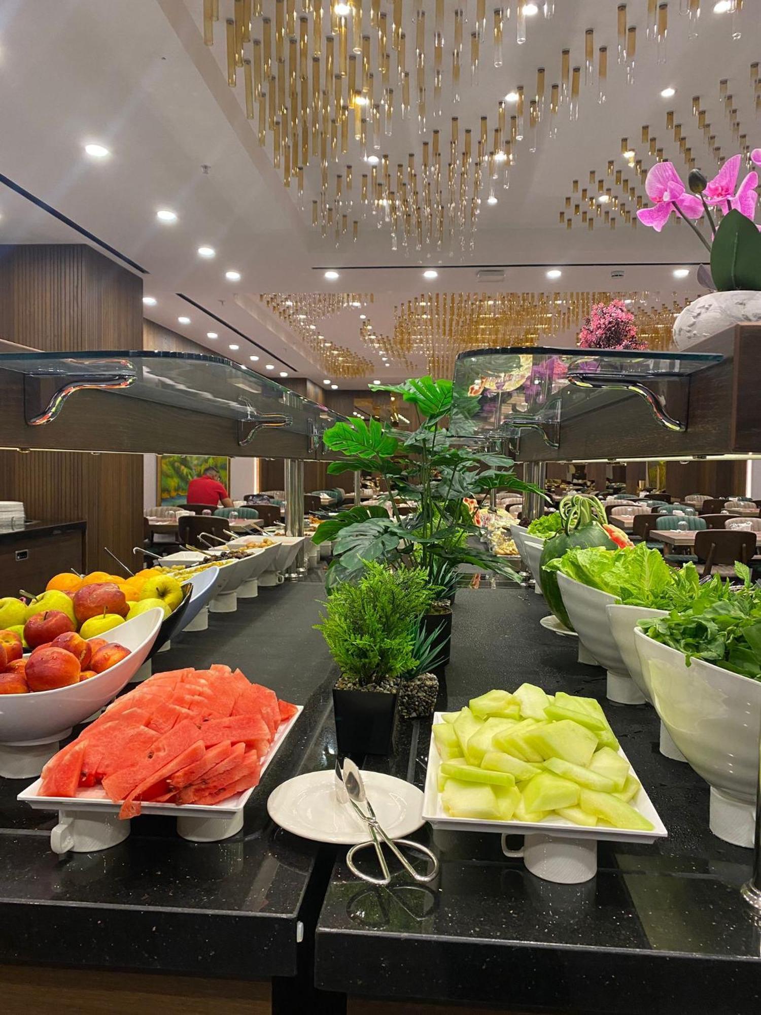 מלון Ramada By Wyndham Istanbul Umraniye מראה חיצוני תמונה